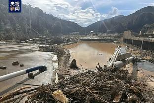 霍伊伦本场数据：1次错失良机，16次对抗成功2次，全场最低6.2分